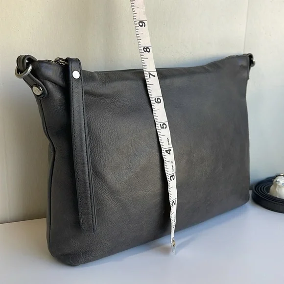 Rough & Tumble Traveler Crossbody - Picture 15 of 16